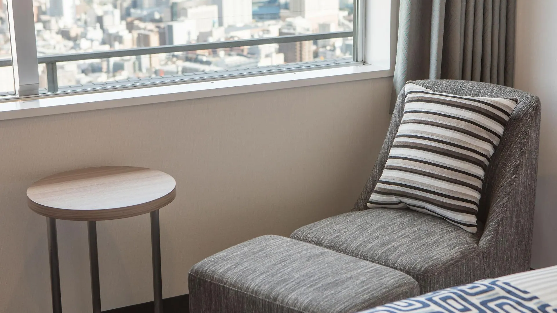 Art Hotel Osaka Bay Tower